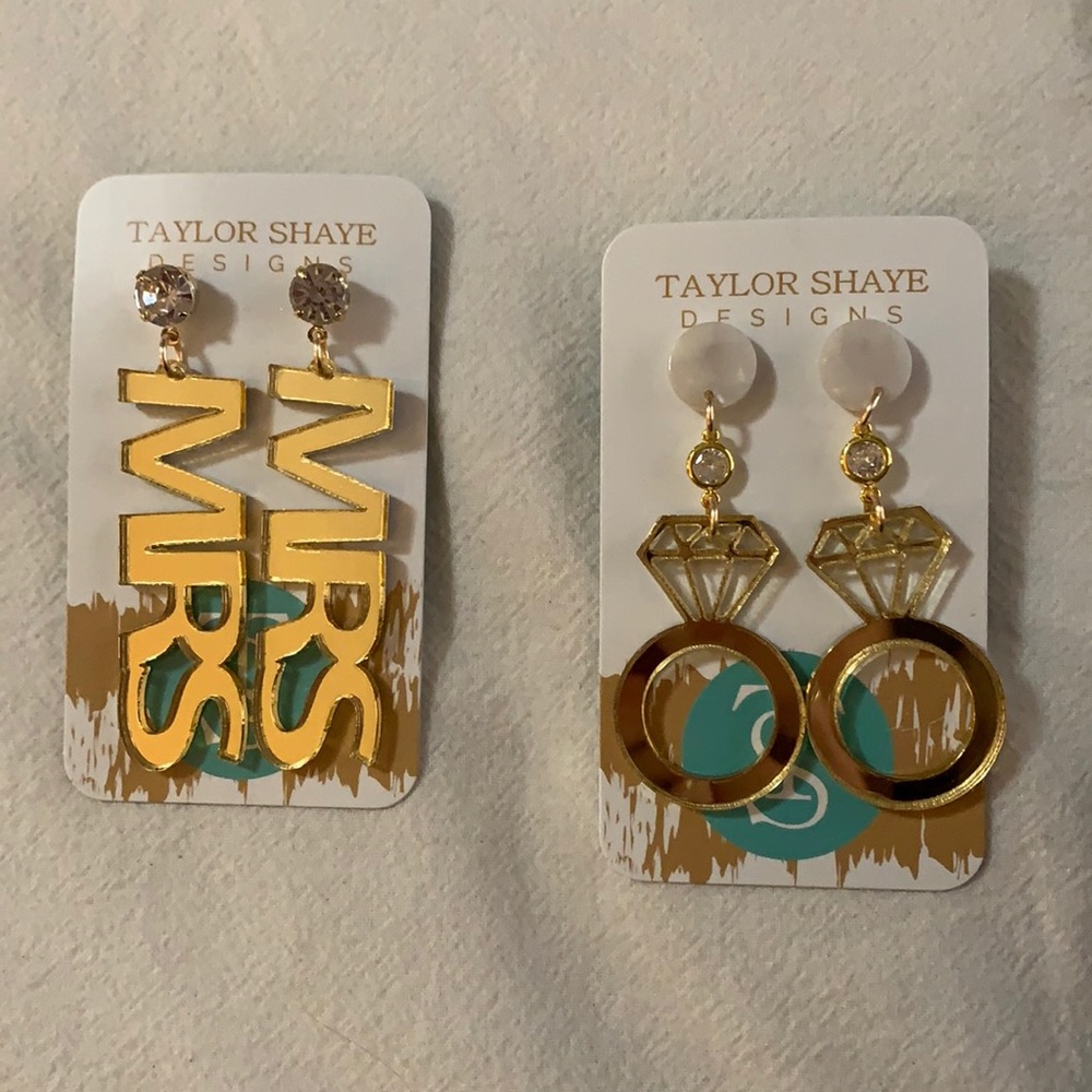 Mrs. And engagement ring earrings for brides and bride to be accessories!